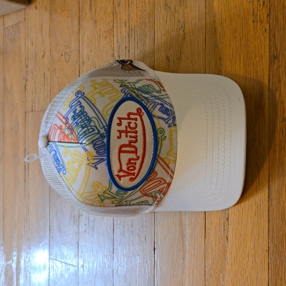 Von Dutch Other - NWT Von Dutch Trucker Hat Neon White Embroidered Logo Patch Snapback Mesh Cap
